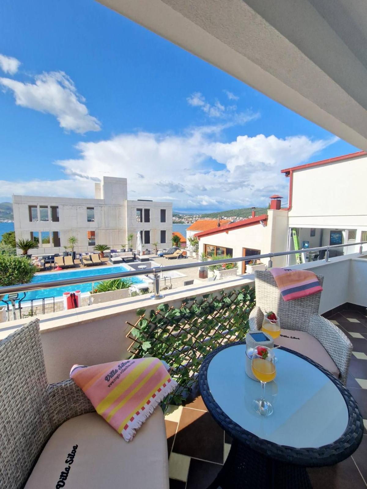 Apartments Silva With A View Of Sea Trogir Bagian luar foto