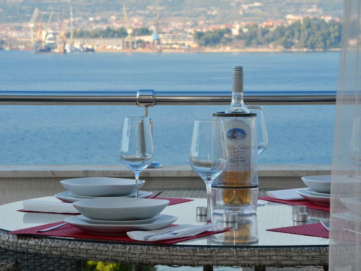 Apartments Silva With A View Of Sea Trogir Bagian luar foto