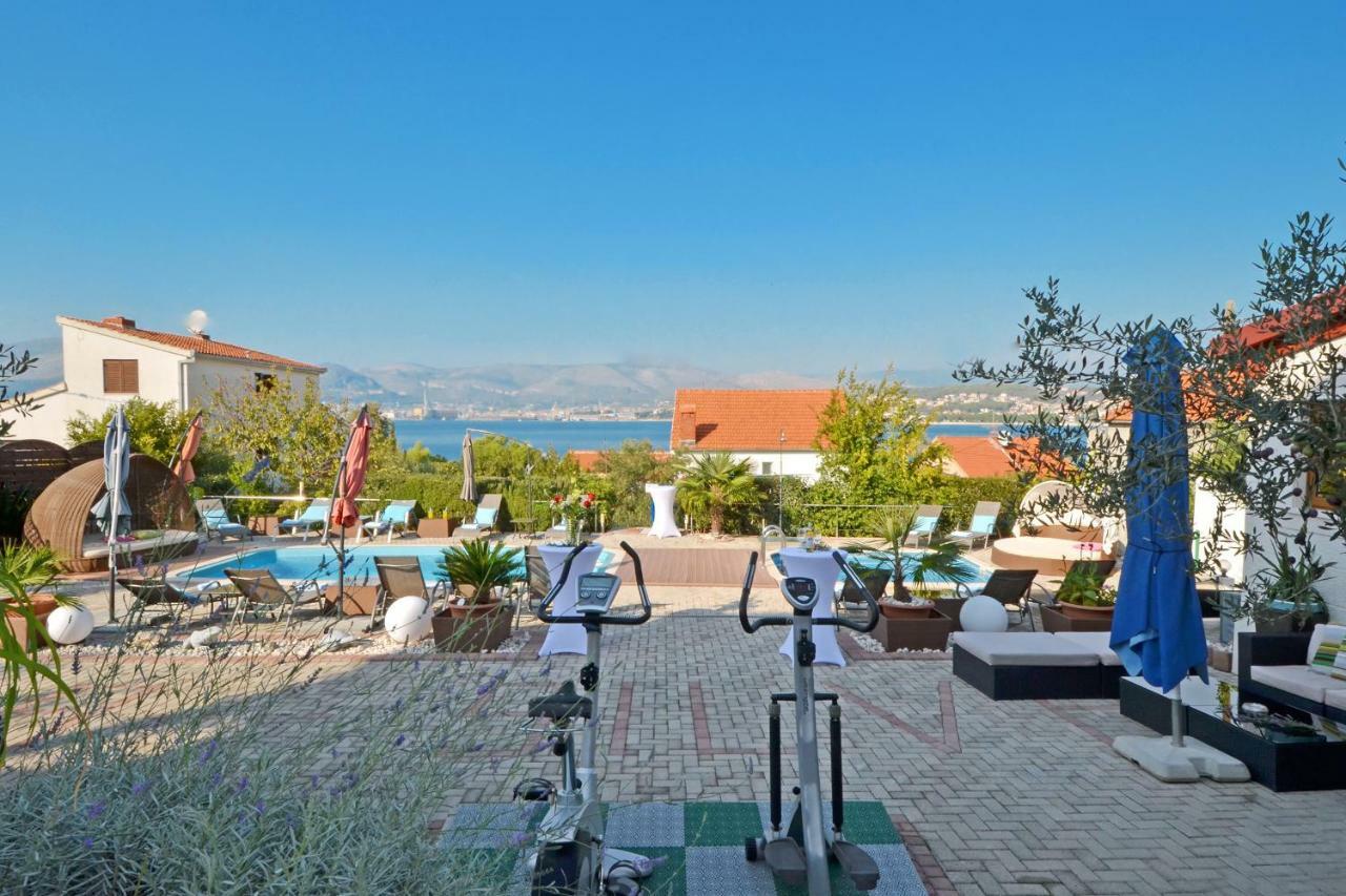 Apartments Silva With A View Of Sea Trogir Bagian luar foto