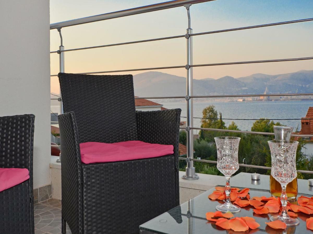 Apartments Silva With A View Of Sea Trogir Bagian luar foto