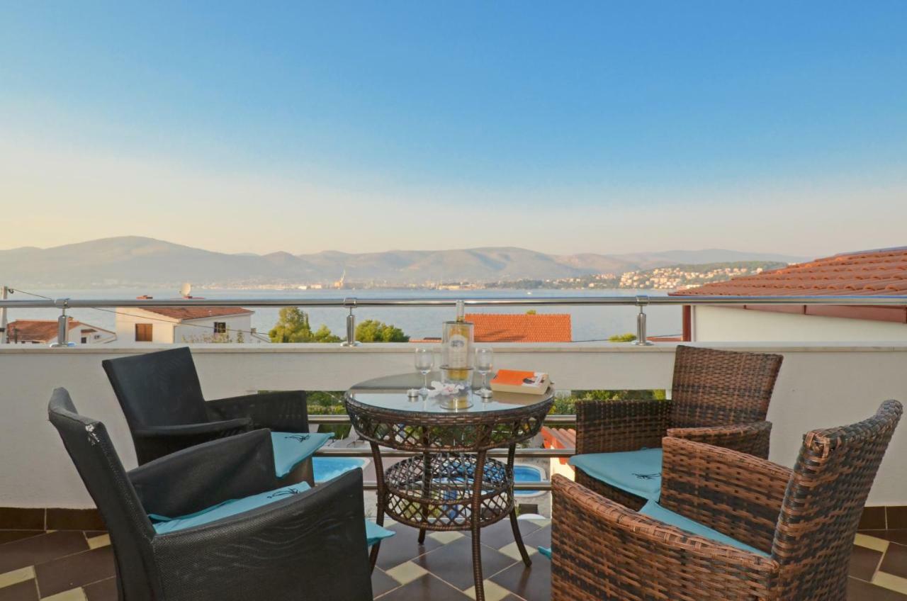 Apartments Silva With A View Of Sea Trogir Bagian luar foto